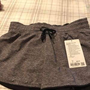 Lululemon choose a side shorts